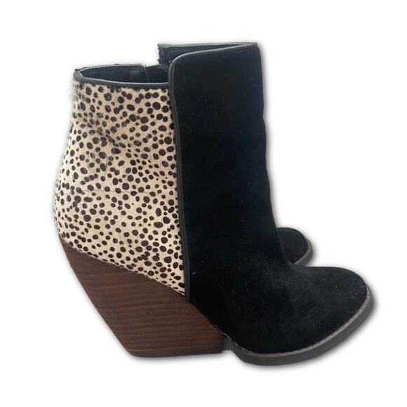 Very Volatile Leather Calf Hair Dotted Wedge Ankle Boots Western Boho Size 6 - Picture 1 of 11